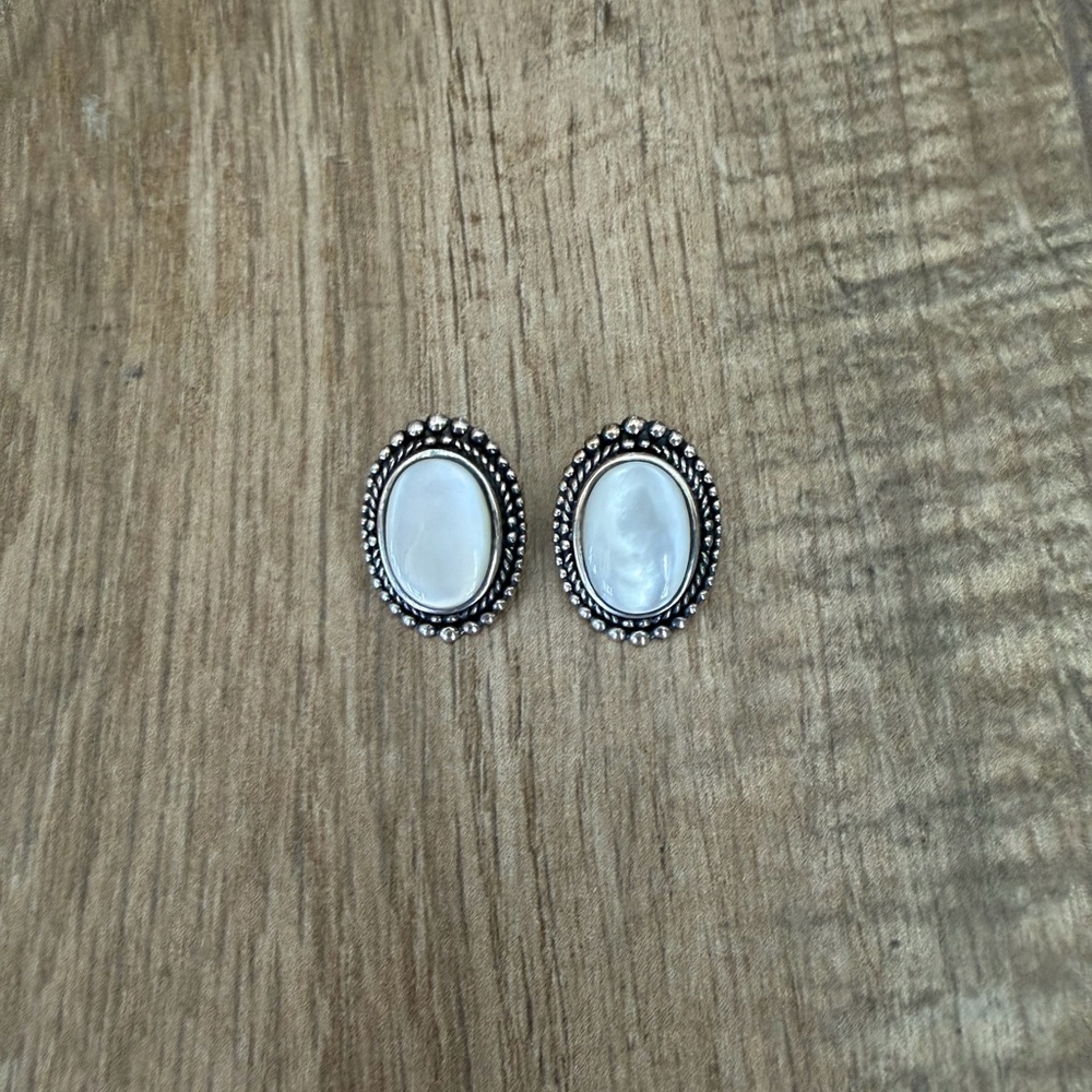 Vintage Sterling 925 Silver and Mother of Pearl Earrings